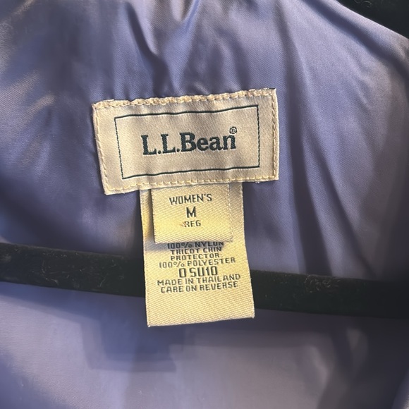 LL Bean Women’s size M rain slicker. - Picture 8 of 9